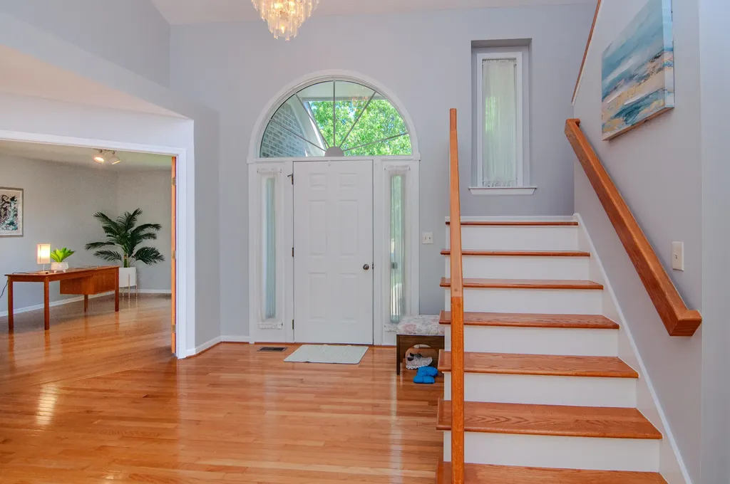 2402 Meadowridge Court Ann Arbor City MI 48105