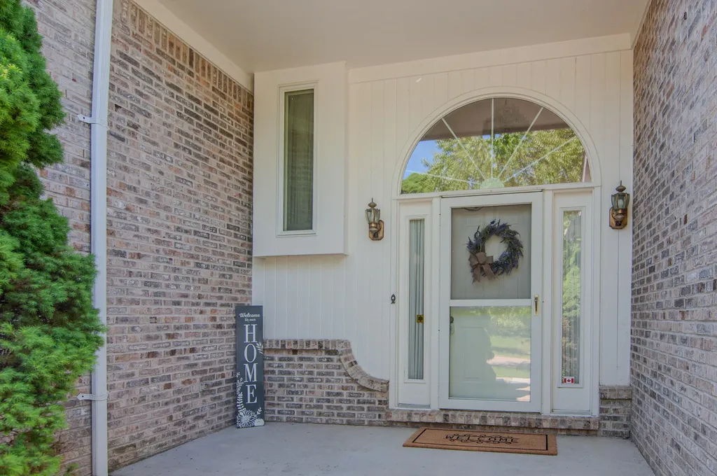 2402 Meadowridge Court Ann Arbor City MI 48105