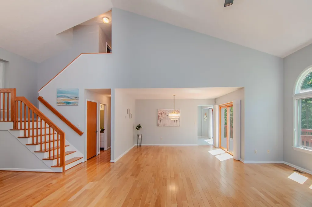 2402 Meadowridge Court Ann Arbor City MI 48105