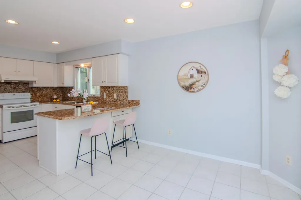 2402 Meadowridge Court Ann Arbor City MI 48105