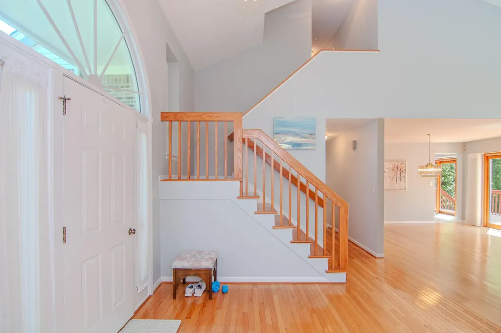 2402 Meadowridge Court Ann Arbor City MI 48105