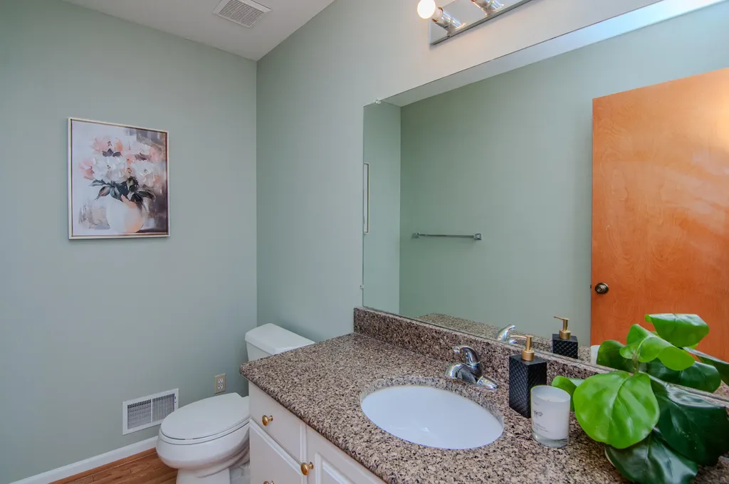 2402 Meadowridge Court Ann Arbor City MI 48105