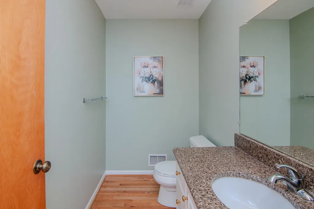 2402 Meadowridge Court Ann Arbor City MI 48105