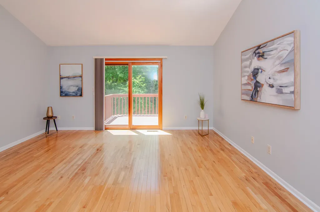 2402 Meadowridge Court Ann Arbor City MI 48105