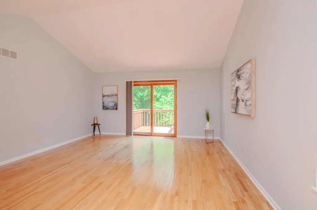 2402 Meadowridge Court Ann Arbor City MI 48105