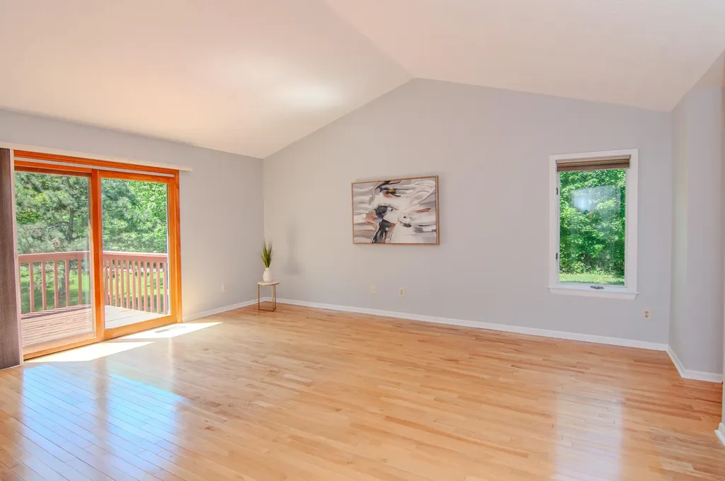 2402 Meadowridge Court Ann Arbor City MI 48105