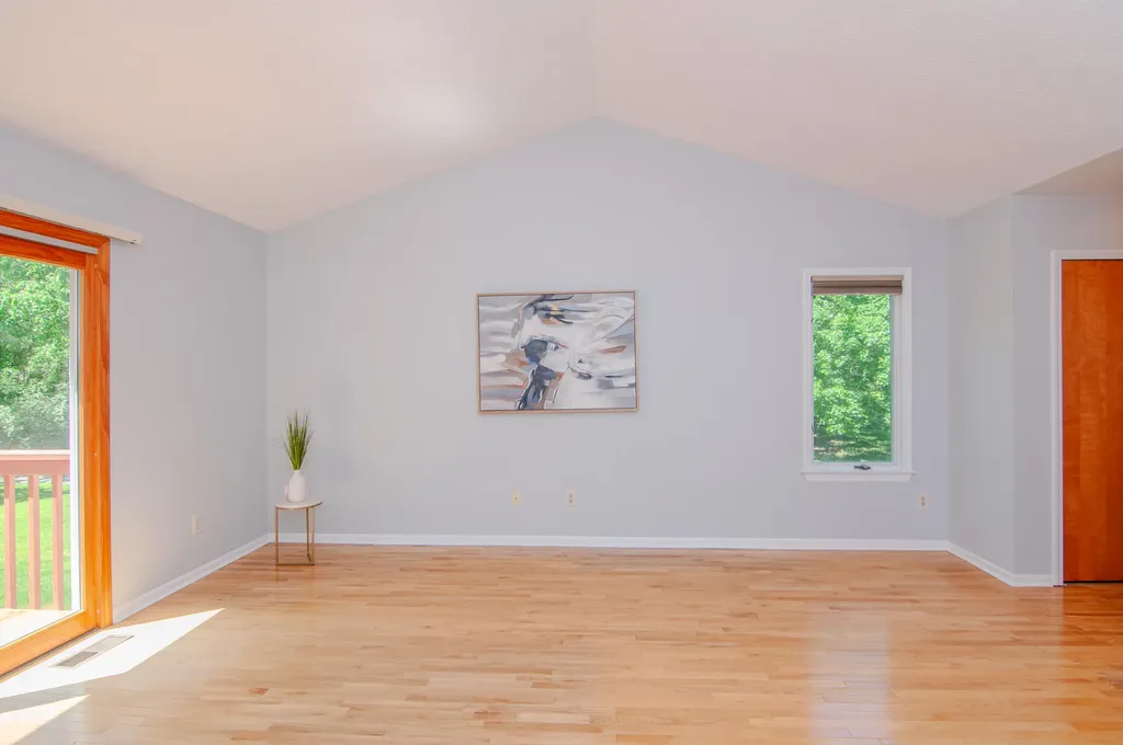 2402 Meadowridge Court Ann Arbor City MI 48105