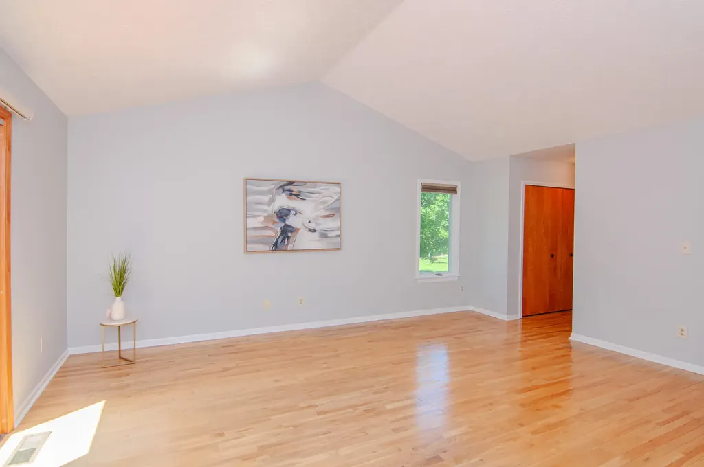 2402 Meadowridge Court Ann Arbor City MI 48105