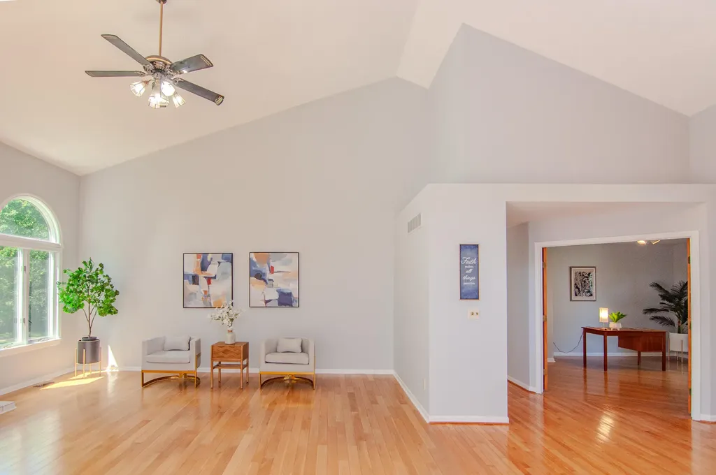 2402 Meadowridge Court Ann Arbor City MI 48105
