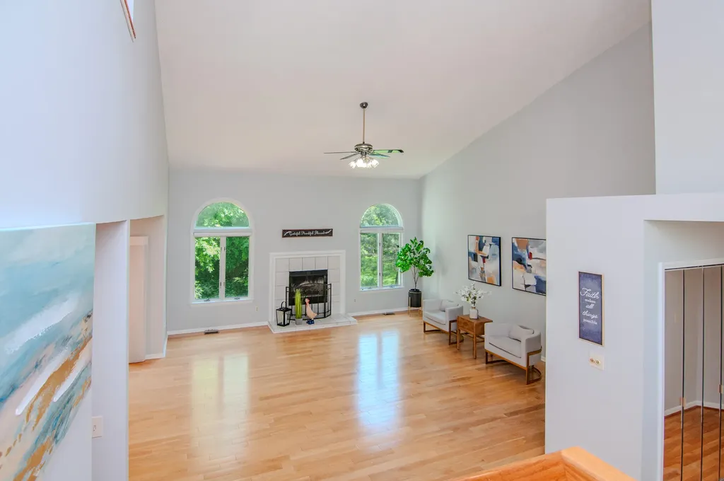 2402 Meadowridge Court Ann Arbor City MI 48105