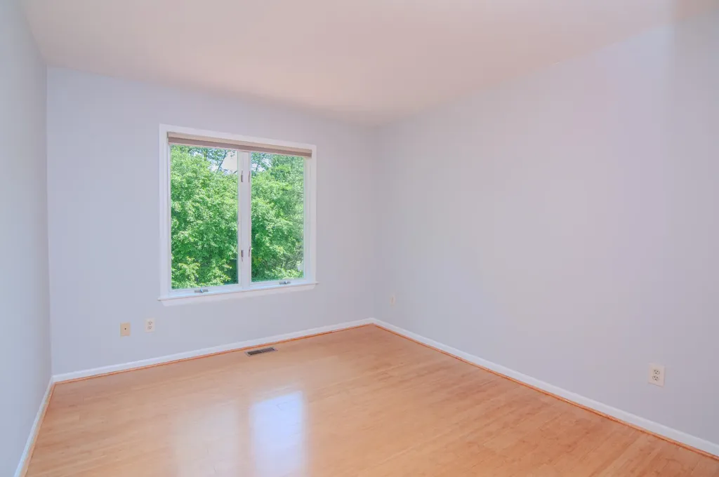 2402 Meadowridge Court Ann Arbor City MI 48105