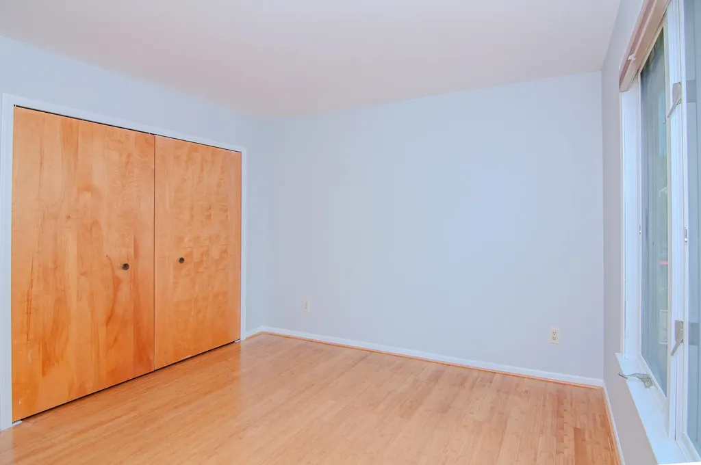 2402 Meadowridge Court Ann Arbor City MI 48105