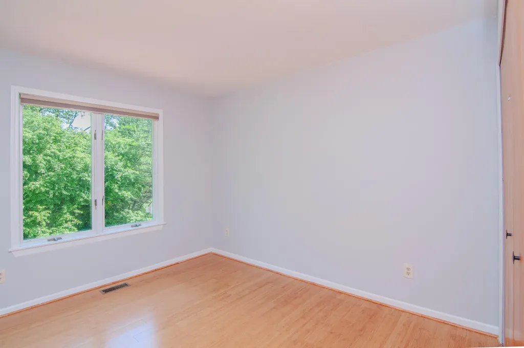 2402 Meadowridge Court Ann Arbor City MI 48105