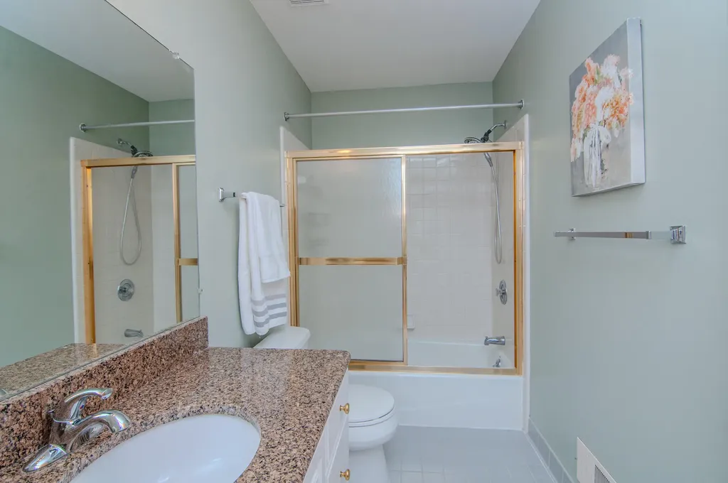 2402 Meadowridge Court Ann Arbor City MI 48105