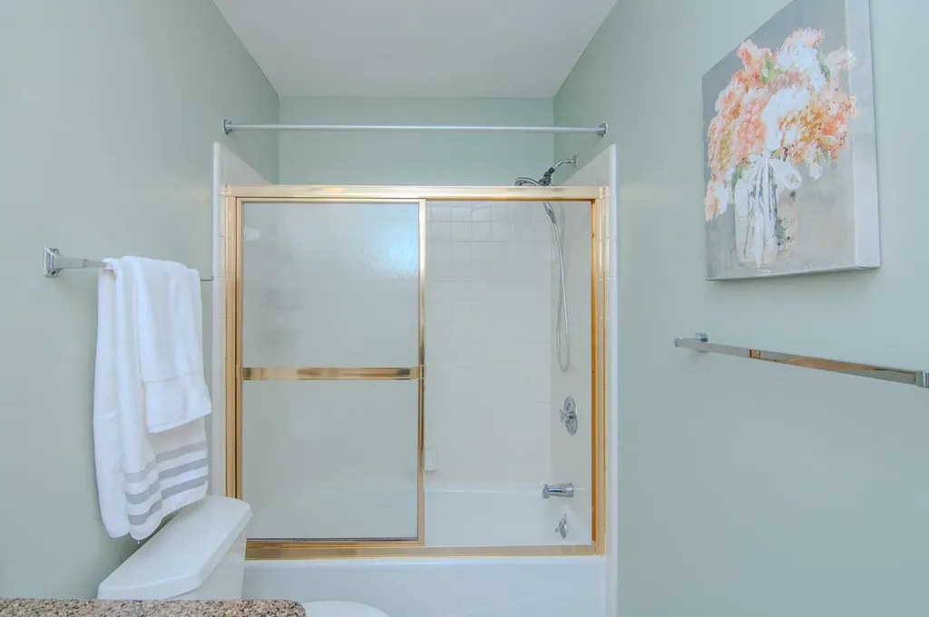 2402 Meadowridge Court Ann Arbor City MI 48105