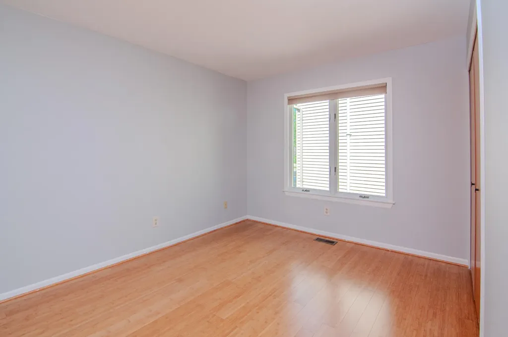 2402 Meadowridge Court Ann Arbor City MI 48105