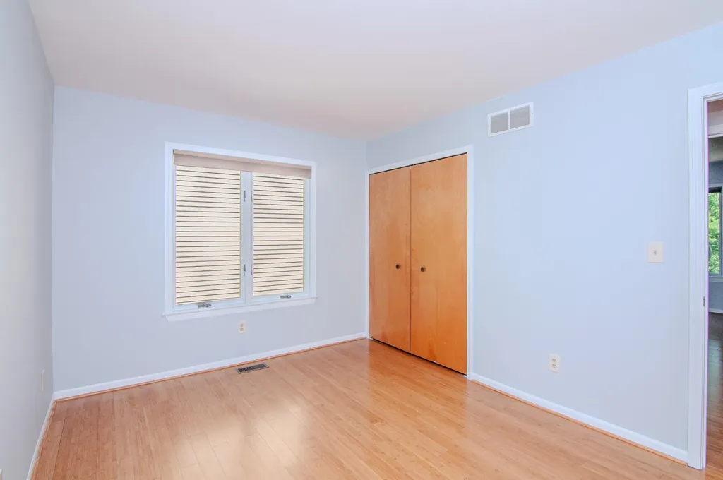 2402 Meadowridge Court Ann Arbor City MI 48105