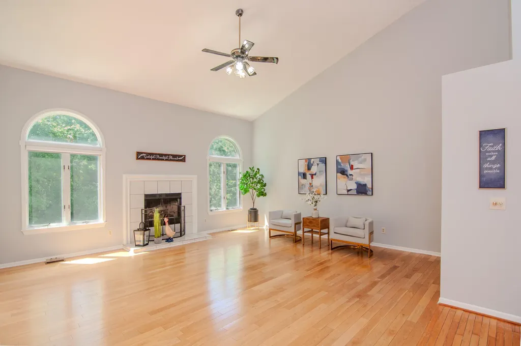 2402 Meadowridge Court Ann Arbor City MI 48105