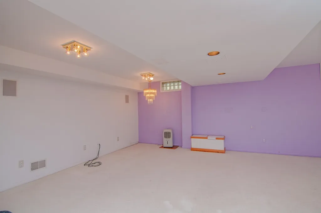 2402 Meadowridge Court Ann Arbor City MI 48105