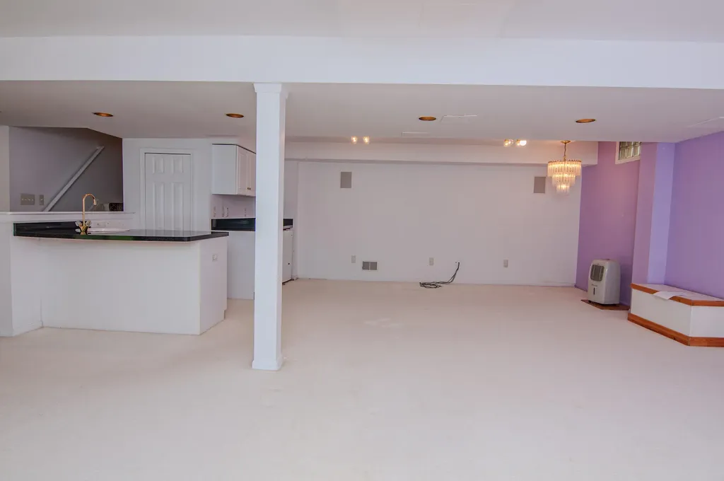 2402 Meadowridge Court Ann Arbor City MI 48105