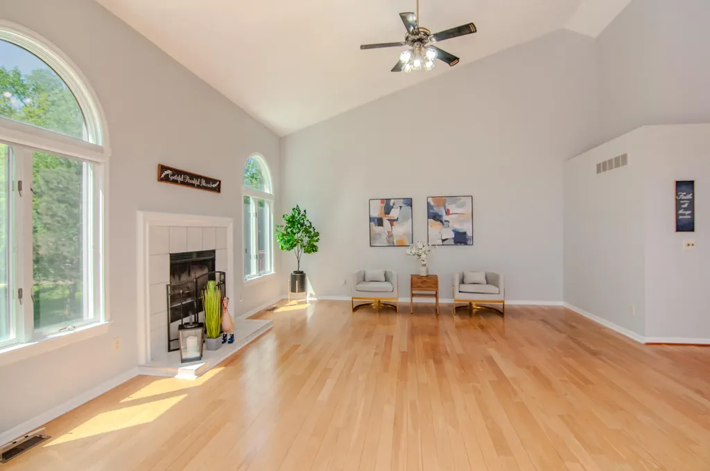 2402 Meadowridge Court Ann Arbor City MI 48105
