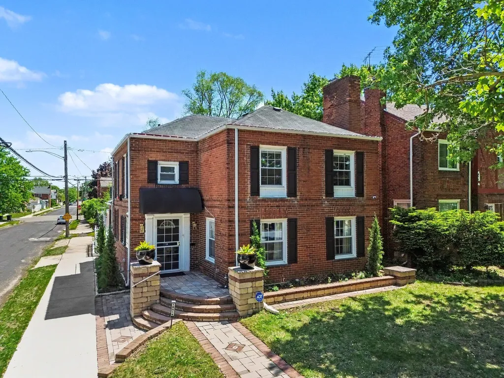18514 Roselawn Street Detroit City MI 48221
