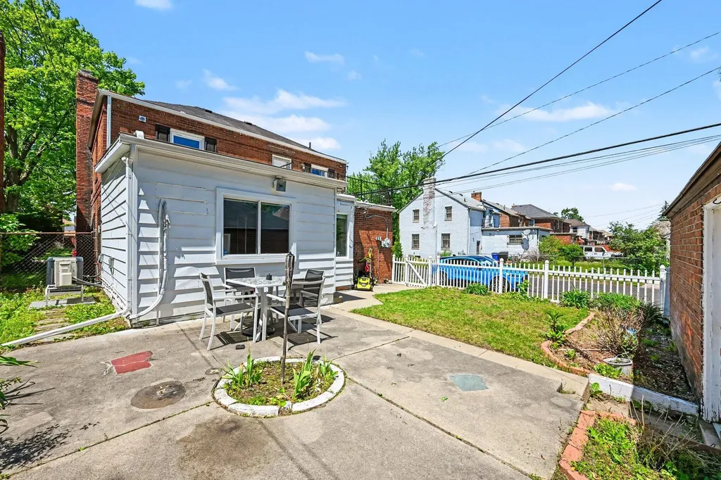 18514 Roselawn Street Detroit City MI 48221