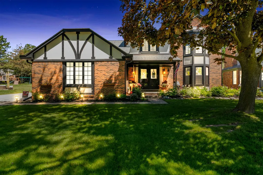 3394 Edmunton Drive Rochester Hills City MI 48306