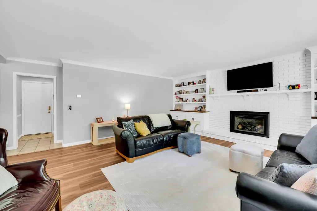 3394 Edmunton Drive Rochester Hills City MI 48306