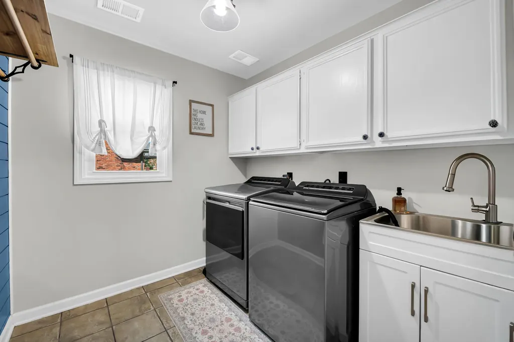 3394 Edmunton Drive Rochester Hills City MI 48306
