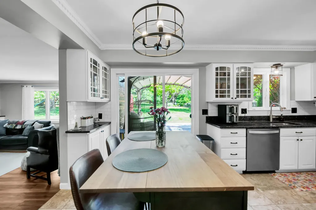 3394 Edmunton Drive Rochester Hills City MI 48306