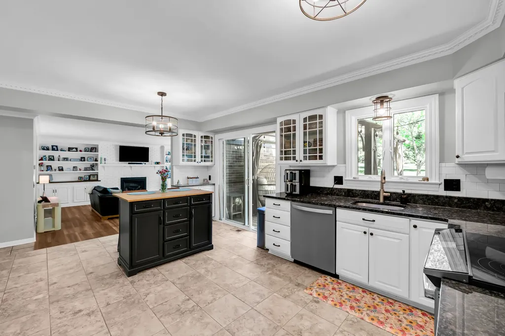 3394 Edmunton Drive Rochester Hills City MI 48306