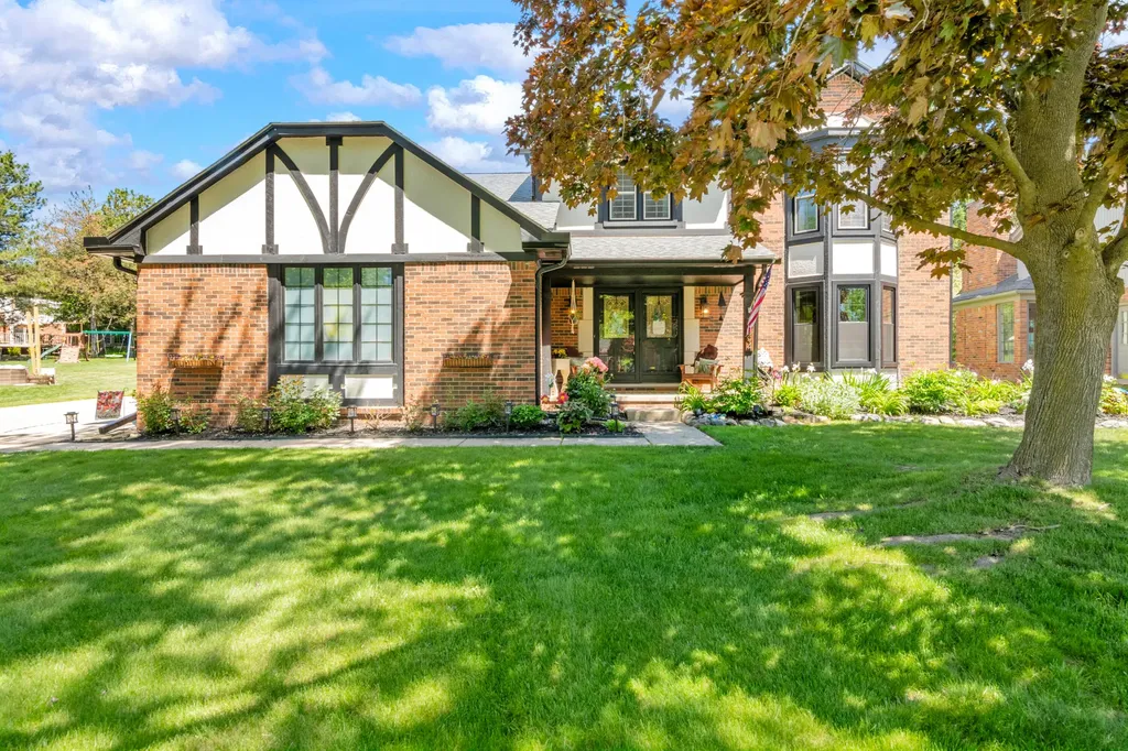 3394 Edmunton Drive Rochester Hills City MI 48306