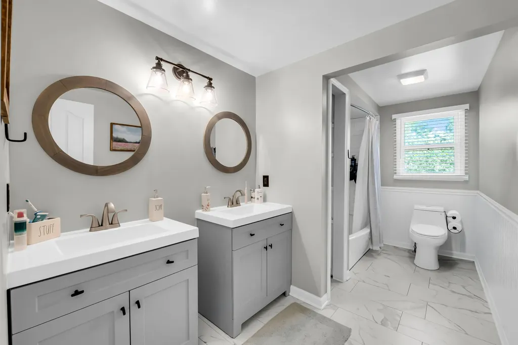 3394 Edmunton Drive Rochester Hills City MI 48306