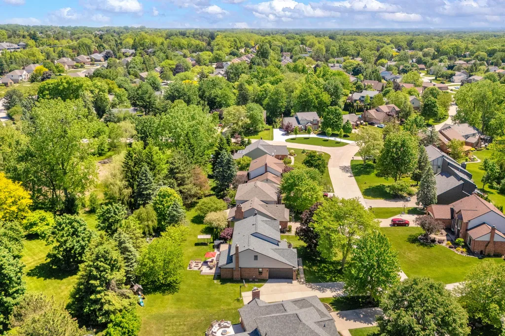 3394 Edmunton Drive Rochester Hills City MI 48306