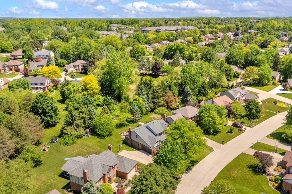 3394 Edmunton Drive Rochester Hills City MI 48306