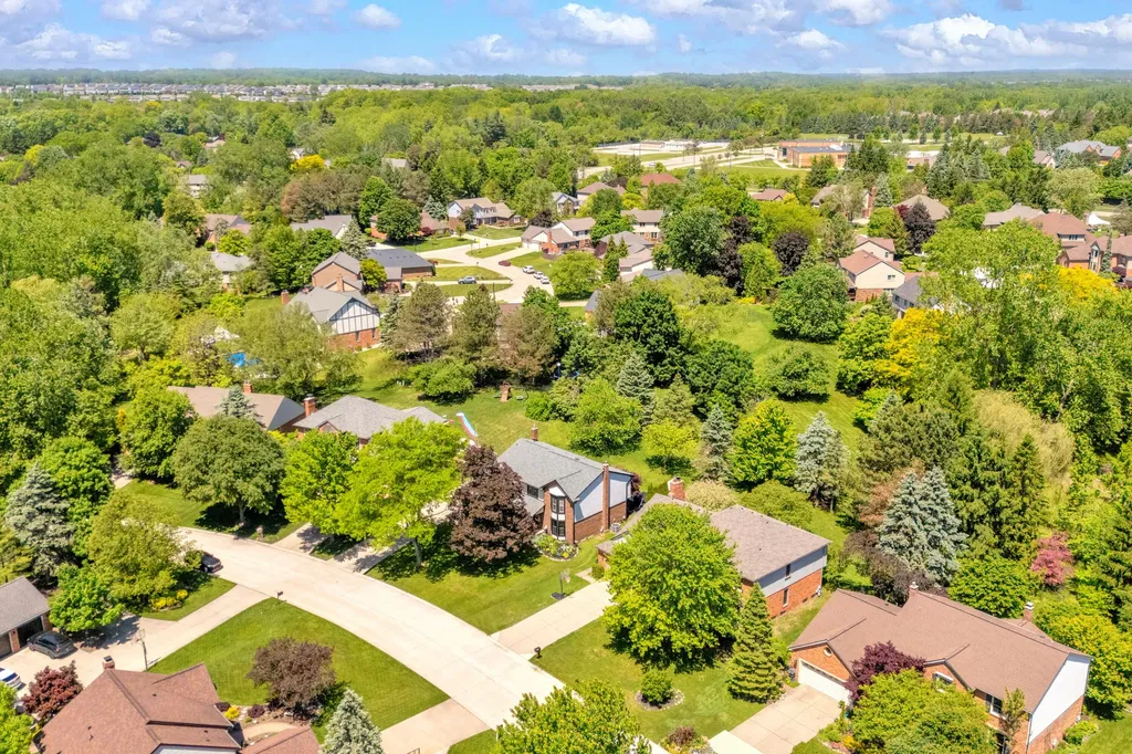 3394 Edmunton Drive Rochester Hills City MI 48306