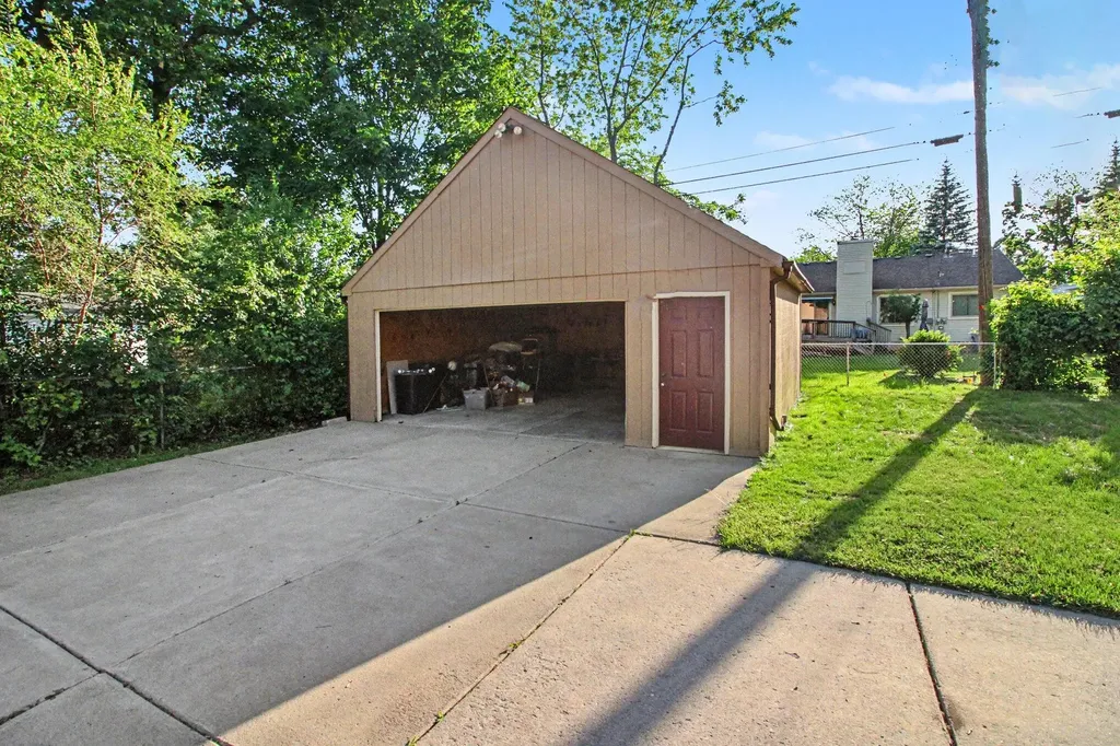 9425 Lamont Street Livonia City MI 48150
