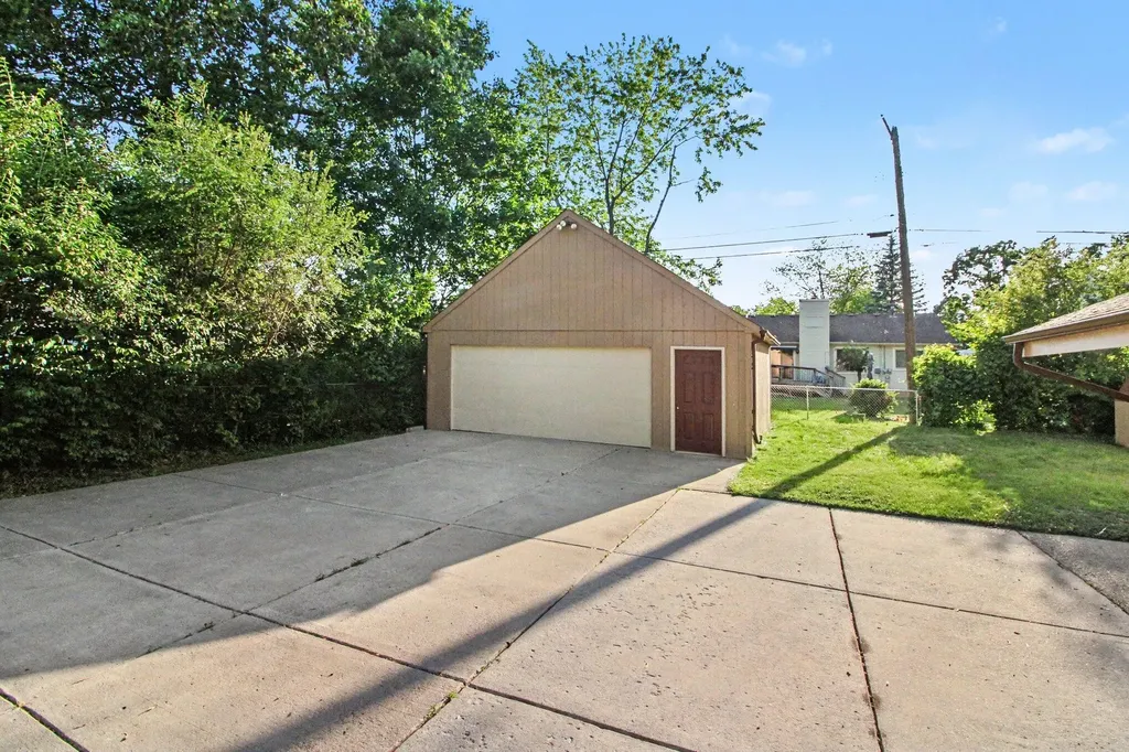 9425 Lamont Street Livonia City MI 48150
