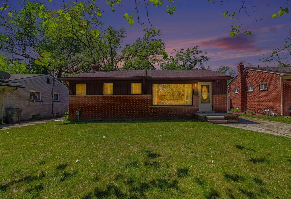 610 Western Street Inkster City MI 48141