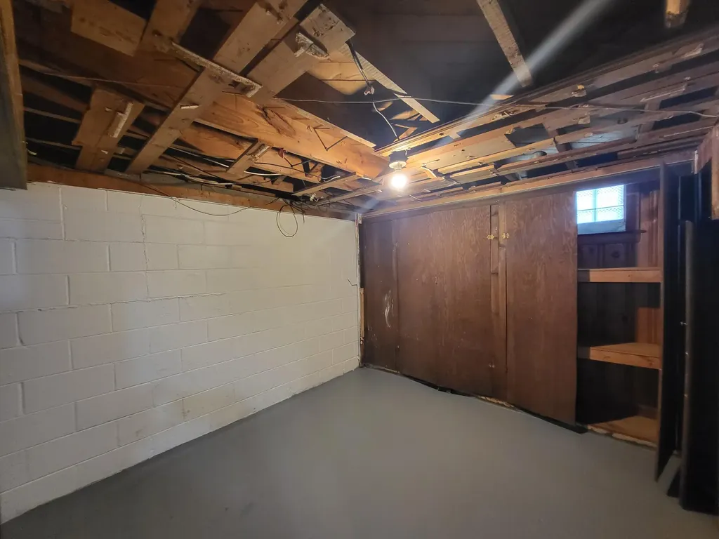 19677 Kingsville Street Harper Woods City MI 48225