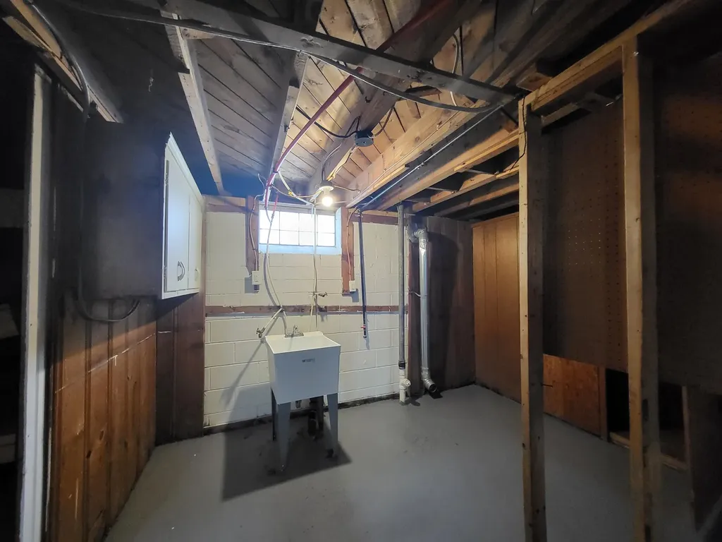 19677 Kingsville Street Harper Woods City MI 48225