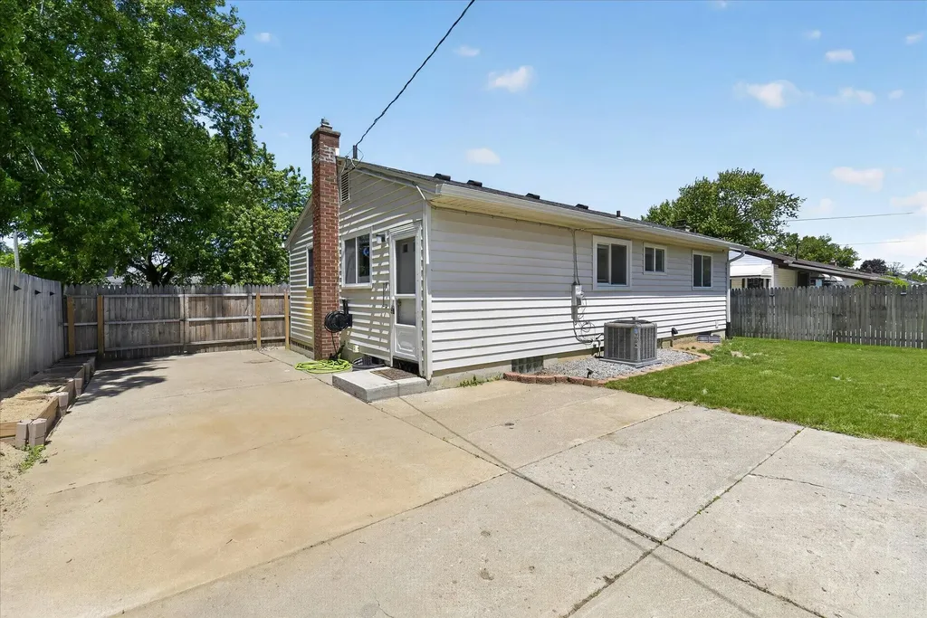 1294 Hawthorne Avenue Ypsilanti Charter Township MI 48198