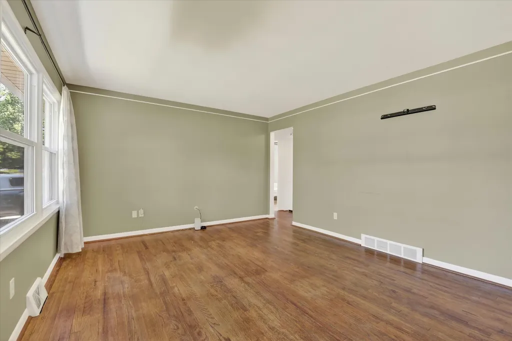 1294 Hawthorne Avenue Ypsilanti Charter Township MI 48198
