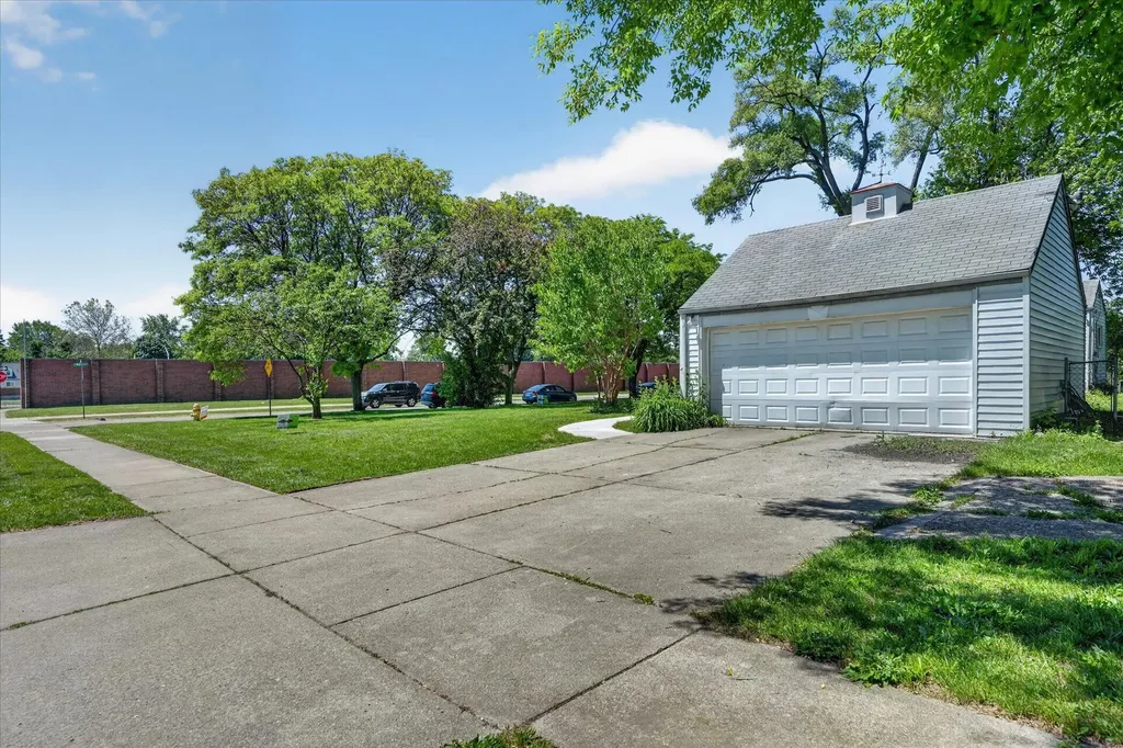 14000 Wales Street Oak Park City MI 48237