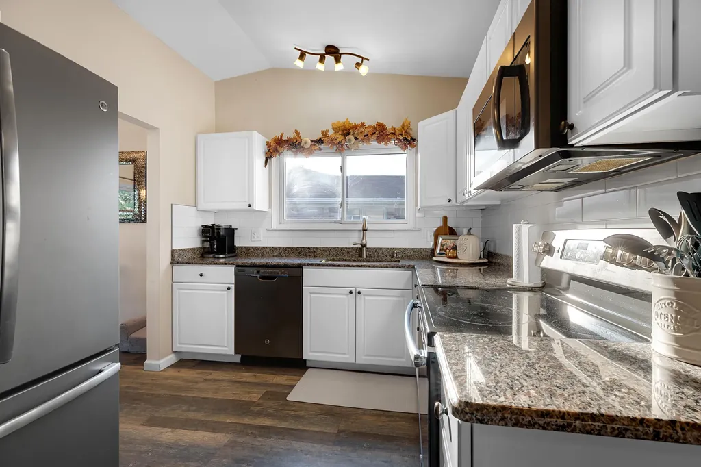 43875 Leeann Lane Canton Charter Township MI 48187