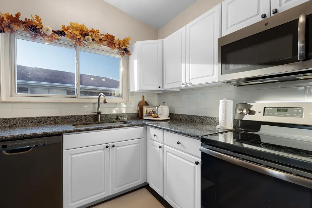 43875 Leeann Lane Canton Charter Township MI 48187