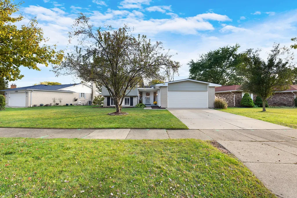 43875 Leeann Lane Canton Charter Township MI 48187