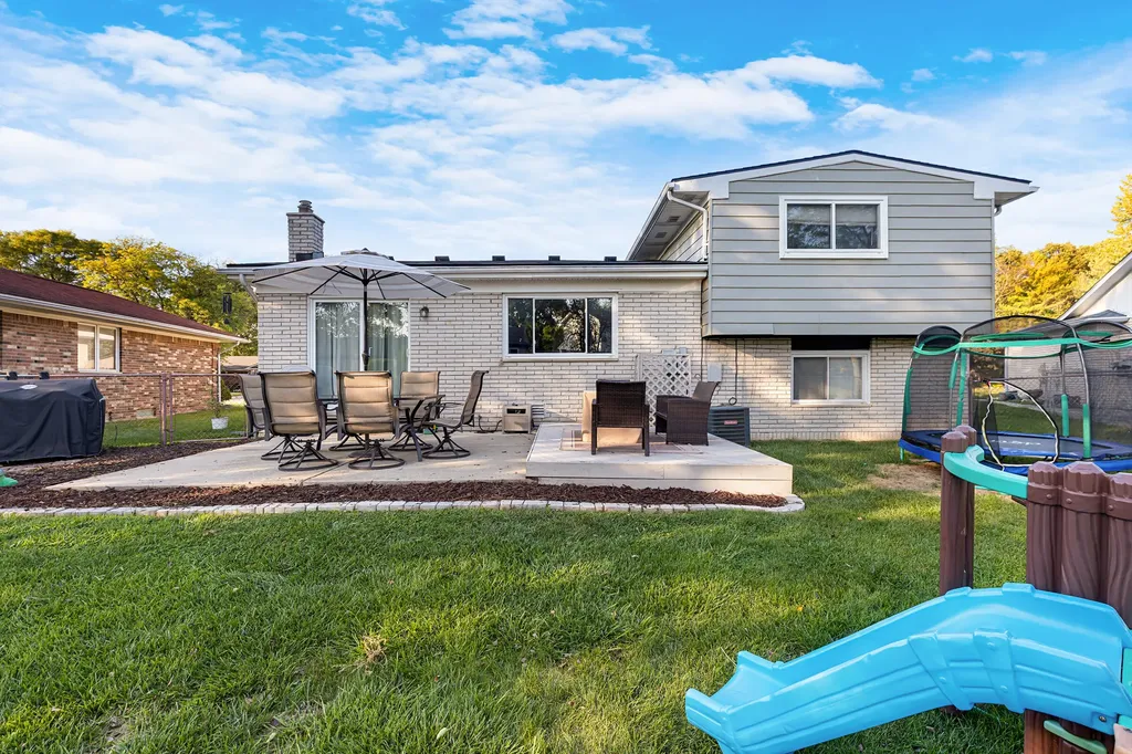 43875 Leeann Lane Canton Charter Township MI 48187
