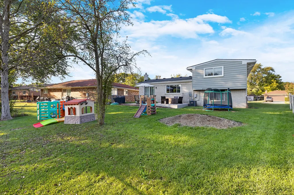 43875 Leeann Lane Canton Charter Township MI 48187